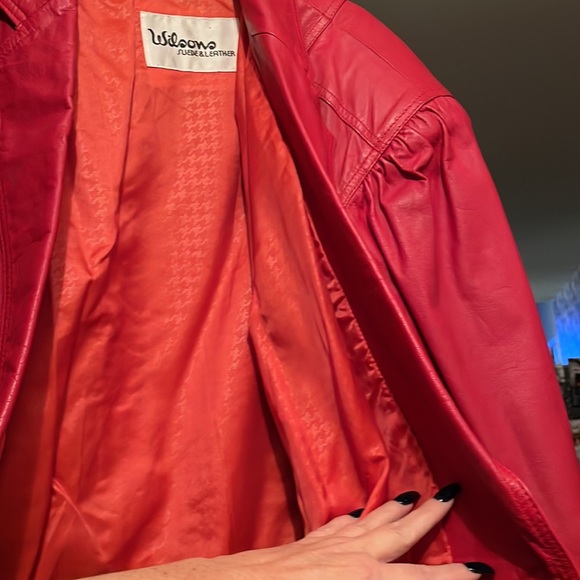 Woman’s leather coat - Picture 3 of 3